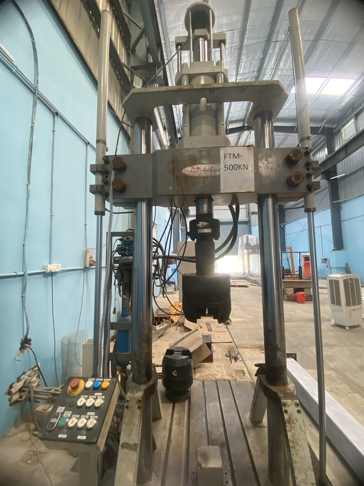 Microtest 500kN Fatigue Testing Machine 