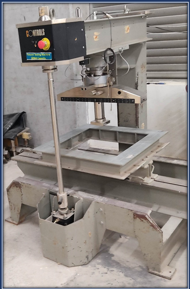 Microtest 500kN Fatigue Testing Machine